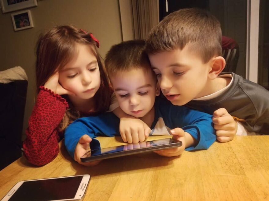 Handling children's technology addiction and screen time management